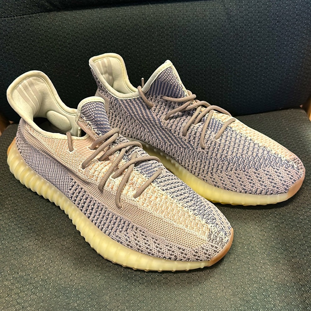 Adidas Yeezy boost size 11 men’s sneakers very very gently used - Picture 2 of 8
